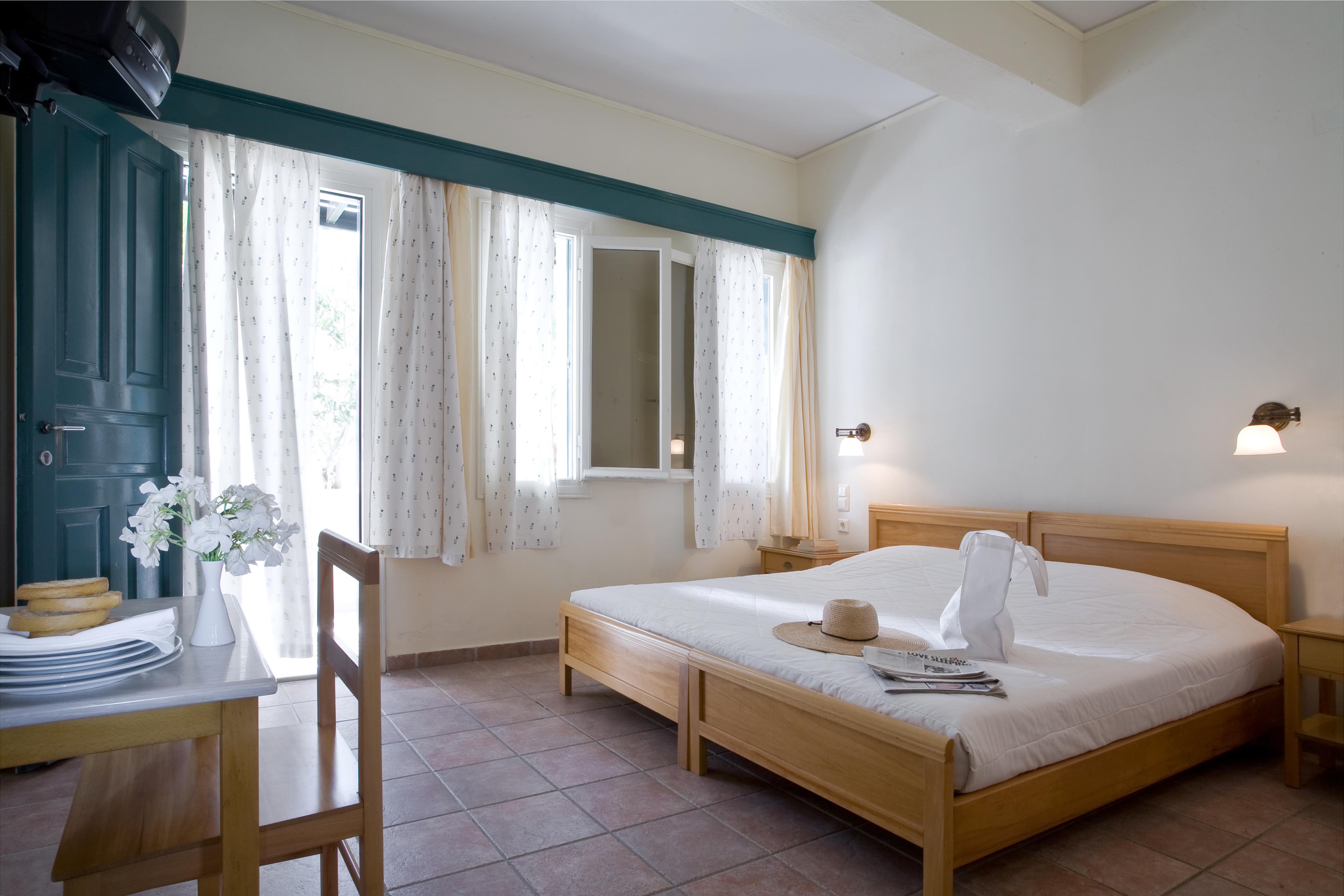 Rose Bay Hotel Kamári Екстериор снимка