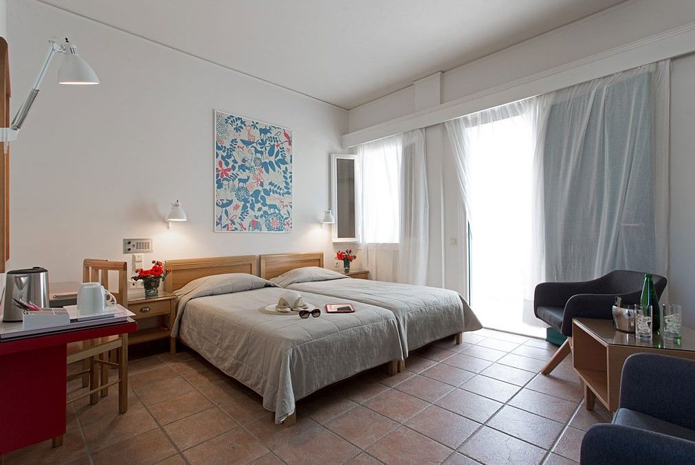Rose Bay Hotel Kamári Екстериор снимка